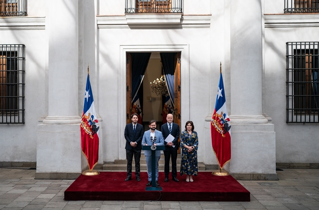 El Presidente De La Rep Blica Gabriel Boric Font Se Re Ne Con La