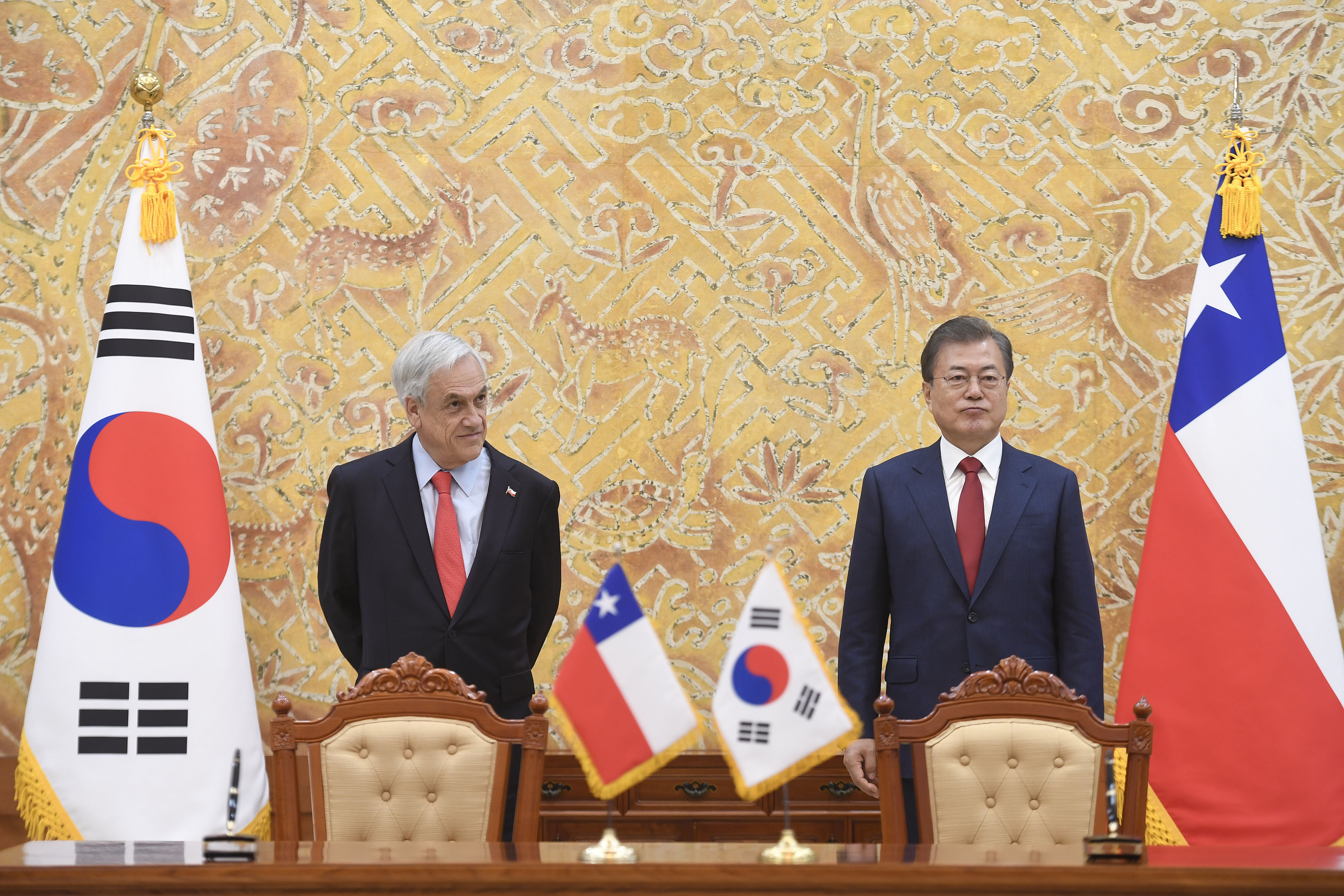 COREA DEL SUR - Presidente Sostiene Audiencia Y Firma Acuerdos Con ...