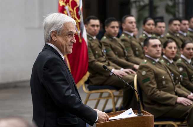 Presidente Pinera Encabeza Ceremonia De Condecoracion De Guardia De Palacio Y Escolta Presidencial Comparten Una Gran Vocacion De Servicio Por Los Demas Y Un Gran Amor Por La Patria Prensa Presidencia