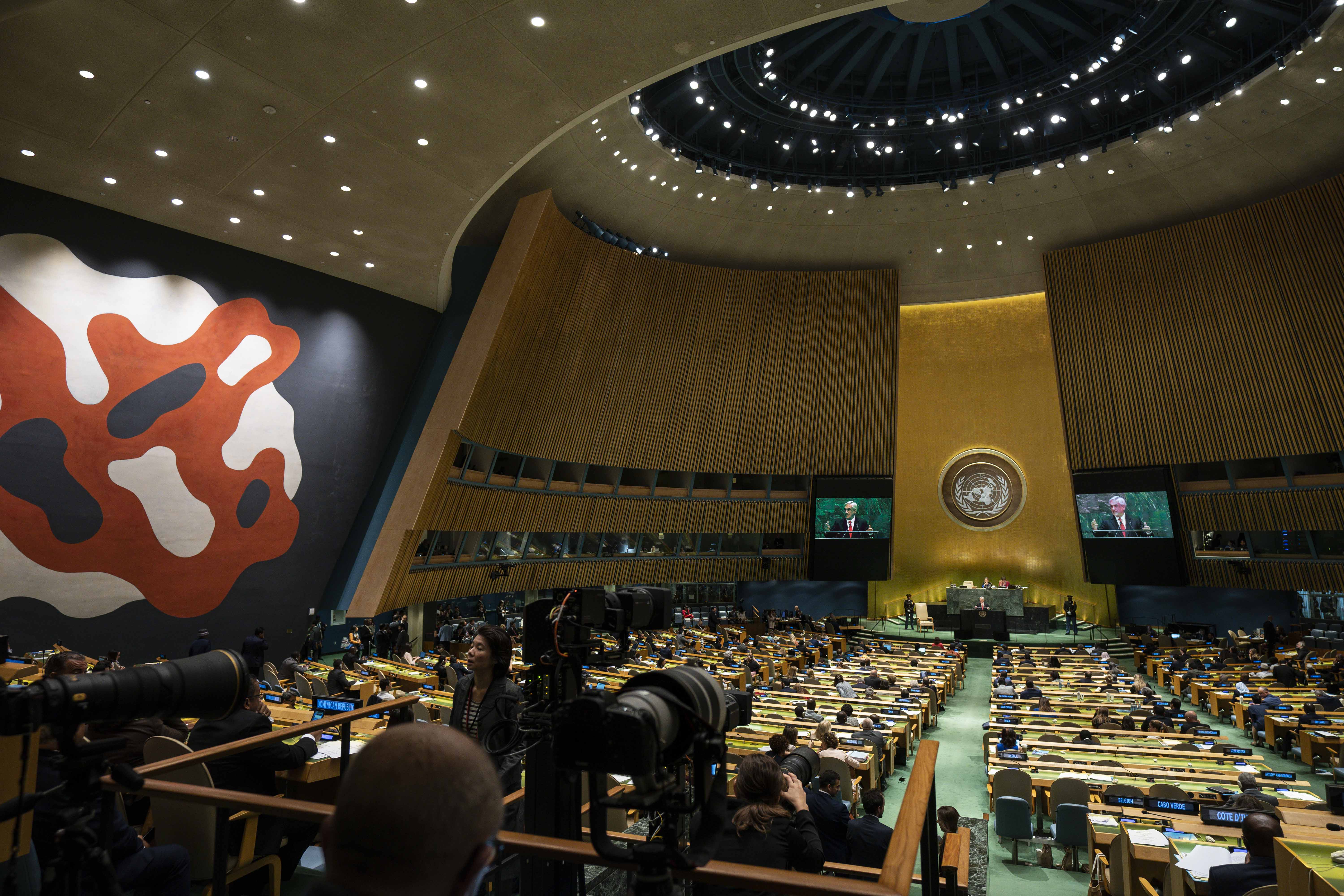 ONU Presidente se presenta ante la Asamblea General de Naciones