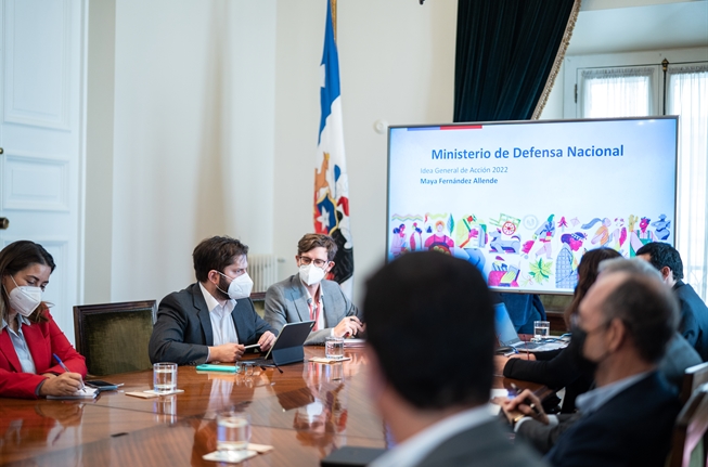 Presidente Gabriel Boric Font Encabeza Reunión Con Ministra De Defensa